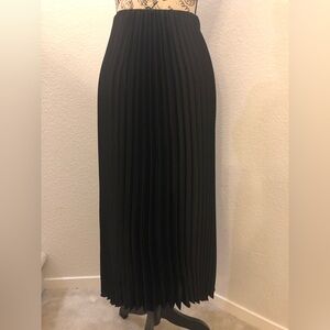 MNG Pleated Black Skirt XS